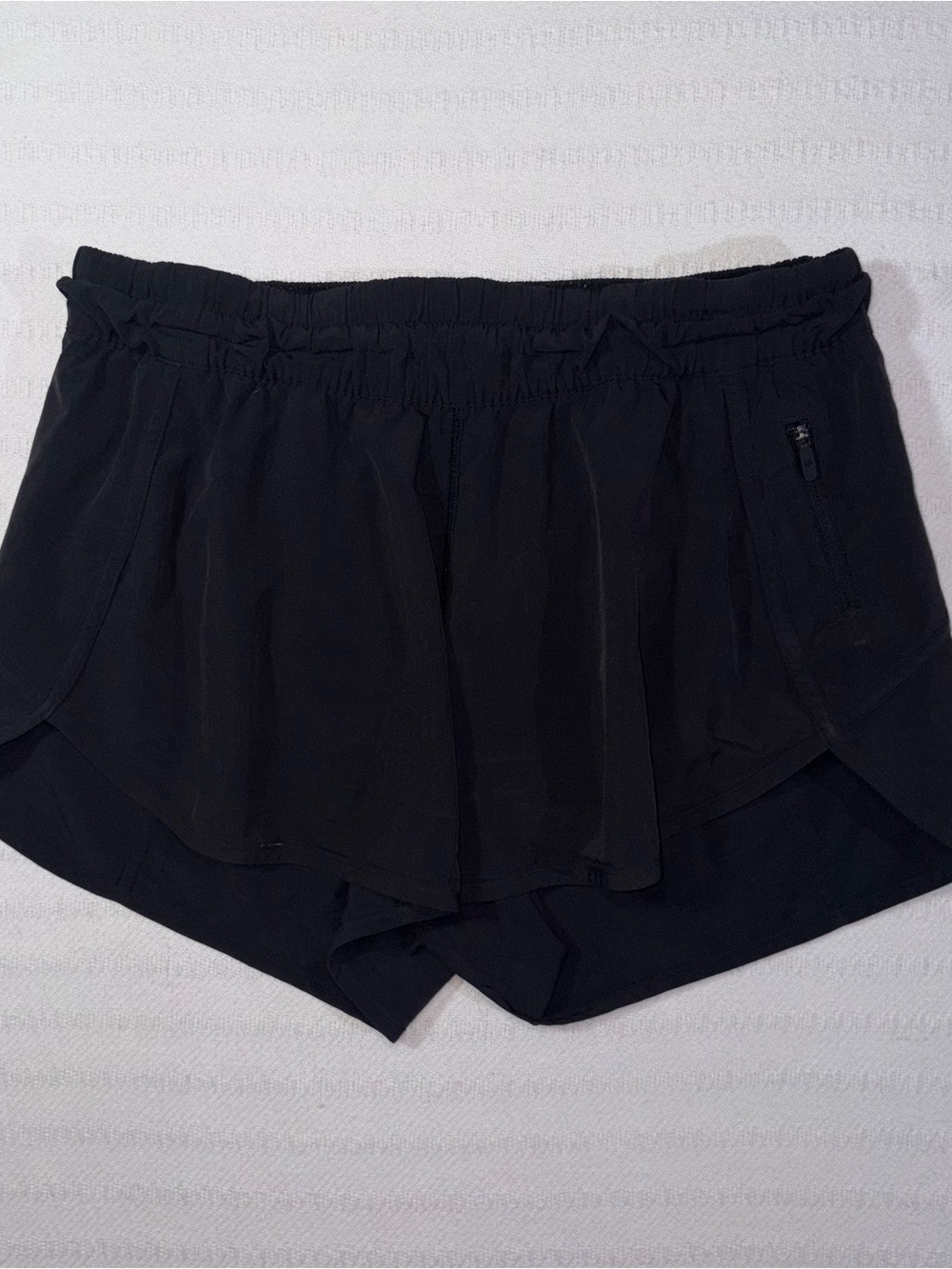 Lululemon Womens Tracker Short 4” Black Size 10 Athleisure Running Workout Gym